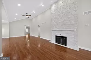 207 Rolling Green Ave, New Castle, DE 19720 - Photo 17