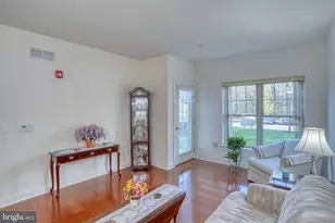 2000 Fountainview Cir, Newark, DE 19713 - Photo 3
