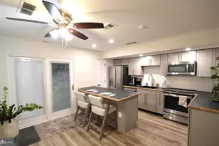 138 Creekside Ct, Newark, DE 19702 - Photo 1