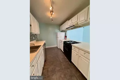 401 Waters Edge Drive, Newark, DE 19702 - Photo 7