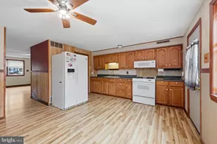 1366 Maple Ave, Elsmere, DE 19805 - Photo 5