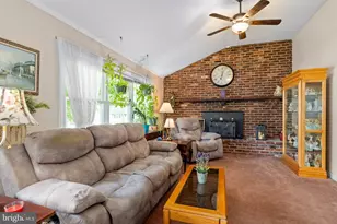 63 W Stephen Dr, Newark, DE 19713 - Photo 3