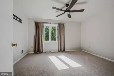 27 Servan Court, Wilmington, DE 19805 - Photo 9