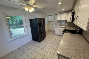 422 Howell Dr, New Castle, DE 19720 - Photo 5