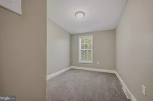 703 E 9th St, Wilmington, DE 19801 - Photo 23