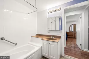 2012 Wildwood Dr, Wilmington, DE 19805 - Photo 13
