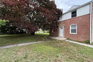 175 Riverview Dr, New Castle, DE 19720 - Photo 1