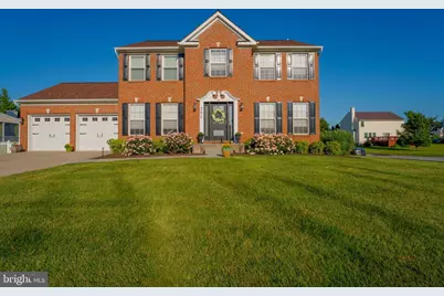 302 Aldwyn Drive, New Castle, DE 19720 - Photo 1
