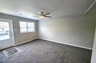 649 Walden Ct, Bear, DE 19701 - Photo 3