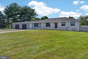 2 Gaynor Ct, Bear, DE 19701 - Photo 1