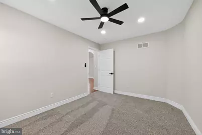 207 Rolling Green Avenue, New Castle, DE 19720 - Photo 35