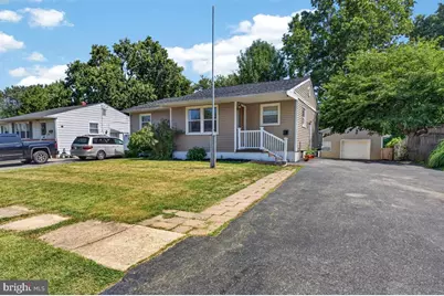 13 Caxton Drive, New Castle, DE 19720 - Photo 1