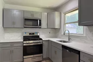 148 W Edinburgh Dr, New Castle, DE 19720 - Photo 3