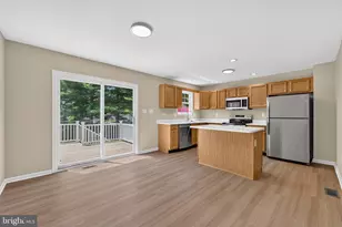 8 Freedom Ct, New Castle, DE 19720 - Photo 3