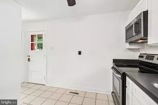 301 Decalb Ave, Wilmington, DE 19804 - Photo 9