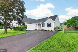 154 Sugarberry Dr, New Castle, DE 19720 - Photo 1