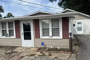 922 E Hazeldell Ave, New Castle, DE 19720 - Photo 1