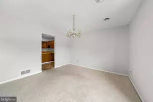 132 E Green Valley Cir, Newark, DE 19711 - Photo 3