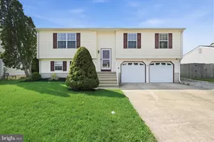 24 W Country Ln W, Newark, DE 19702 - Photo 1