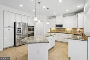 818 N Aikens Tavern Ct, Newark, DE 19702 - Photo 3