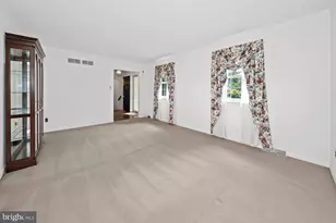 2717 Point Breeze Dr, Wilmington, DE 19810 - Photo 3