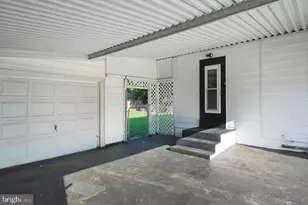 311 Minquadale Blvd, New Castle, DE 19720 - Photo 3