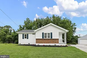 17 Varmar Dr, New Castle, DE 19720 - Photo 1