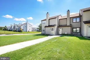 225 E Green Valley Cir, Newark, DE 19711 - Photo 3