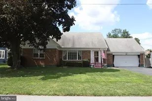 304 Hamilton St, Delaware City, DE 19706 - Photo 1