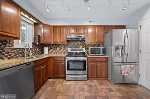 13 Green Meadow Ct, Newark, DE 19711 - Photo 9