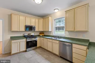 122 W Harvest Dr, New Castle, DE 19720 - Photo 13