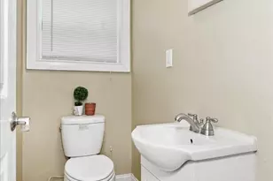 709 W 10th St, Wilmington, DE 19801 - Photo 13