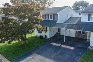 734 Plumtree Ln, Claymont, DE 19703 - Photo 3