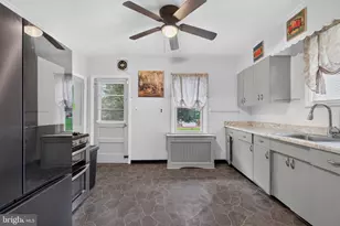 16 Sutton Ln, New Castle, DE 19720 - Photo 11