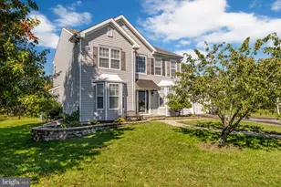 204 Waterview Dr, New Castle, DE 19720 - Photo 1