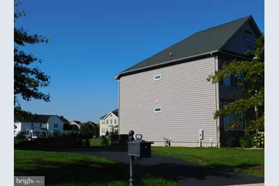 906 Melissa Court, New Castle, DE 19720 - Photo 5