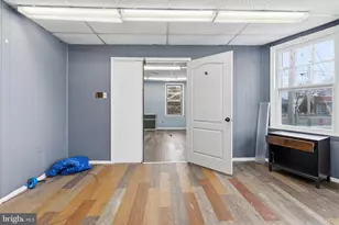 212 W Main St, Elkton, MD 21921 - Photo 5