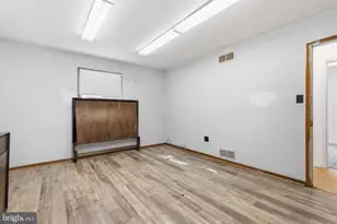 212 W Main St, Elkton, MD 21921 - Photo 17