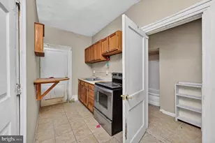 242 W Main St, Elkton, MD 21921 - Photo 7