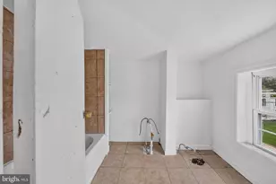 242 W Main St, Elkton, MD 21921 - Photo 31