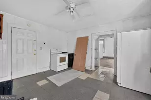 242 W Main St, Elkton, MD 21921 - Photo 17