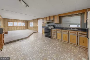 124 Chalet Ln, Vineland, NJ 08360 - Photo 3