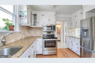 32 W Johnson Avenue, Somers Point, NJ 08244 - Photo 17