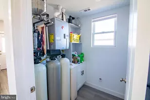 327 Oakland Ave, Pleasantville, NJ 08232 - Photo 13