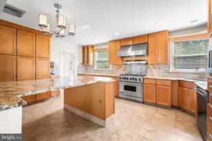 333 Betsey Scull Rd, Egg Harbor Township, NJ 08234 - Photo 15