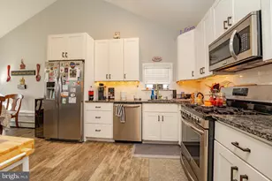 33 W Meyran Ave, Somers Point, NJ 08244 - Photo 9