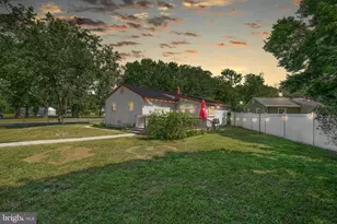 121 Delwyn Ln, Williamstown, NJ 08094 - Photo 3