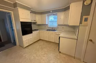 327 E Pleasant St, Hammonton, NJ 08037 - Photo 11