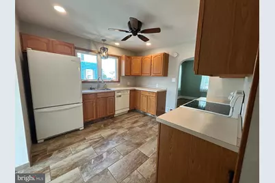 303 Locust Street, Hammonton, NJ 08037 - Photo 3