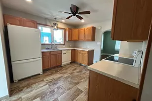 303 Locust St, Hammonton, NJ 08037 - Photo 3